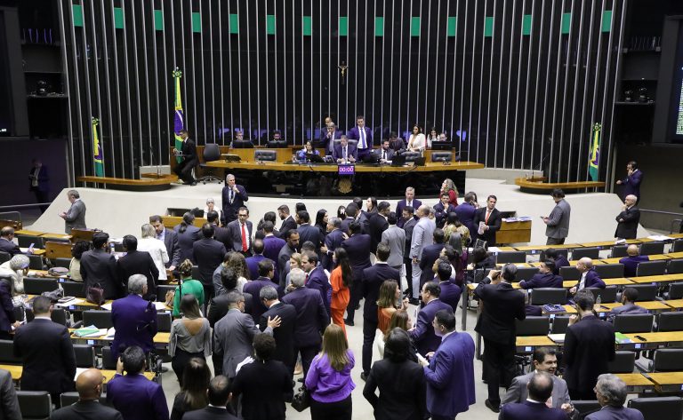 Câmara aprova mudanças na reforma do ensino médio