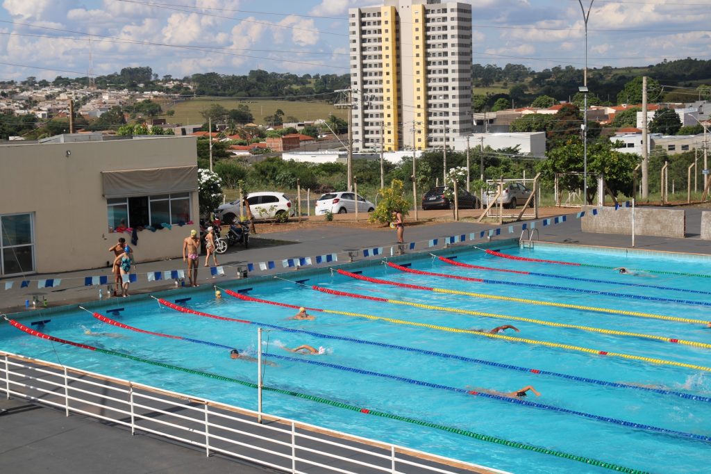 Projeto de natação em Votuporanga emplacou equipe entre as 10 melhores do país