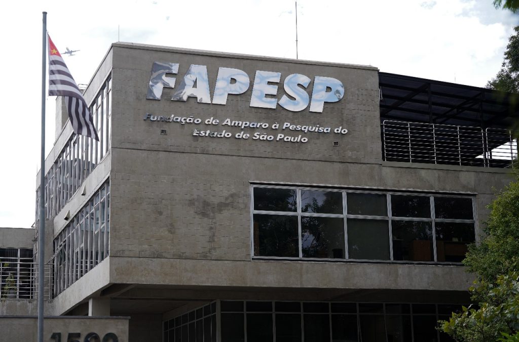 Bolsas de pesquisa da Fapesp para todo o país terão reajuste