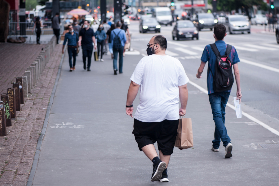Obesidade abdominal e perda muscular aumentam em mais de 80% risco de morte após os 50 anos