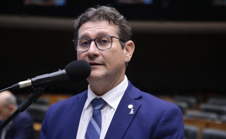 Comissão aprova habilitação de moto para condutores de 16 anos em áreas rurais