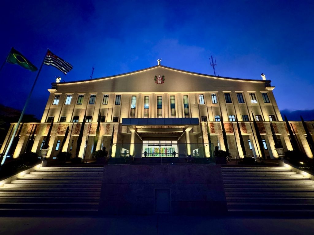 Palácio dos Bandeirantes ganha iluminação amarela no Dia Mundial da Prevenção ao Suicídio