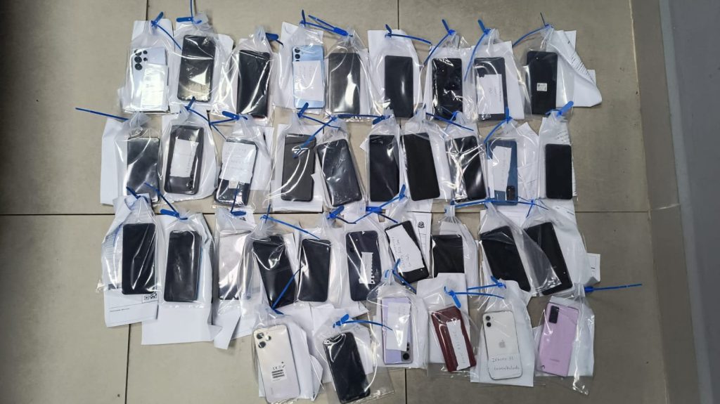 Esquema de receptação de celulares roubados ‘abastecia’ loja no centro de SP