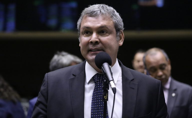 Deputados governistas dizem que versão aprovada para projeto antifacção vai dificultar ações da PF