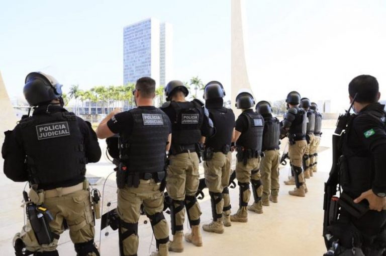 Nova lei reorganiza a carreira da polícia do Poder Judiciário