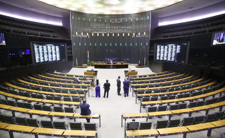 Aprovado texto-base da MP que cria a licença ambiental especial; acompanhe