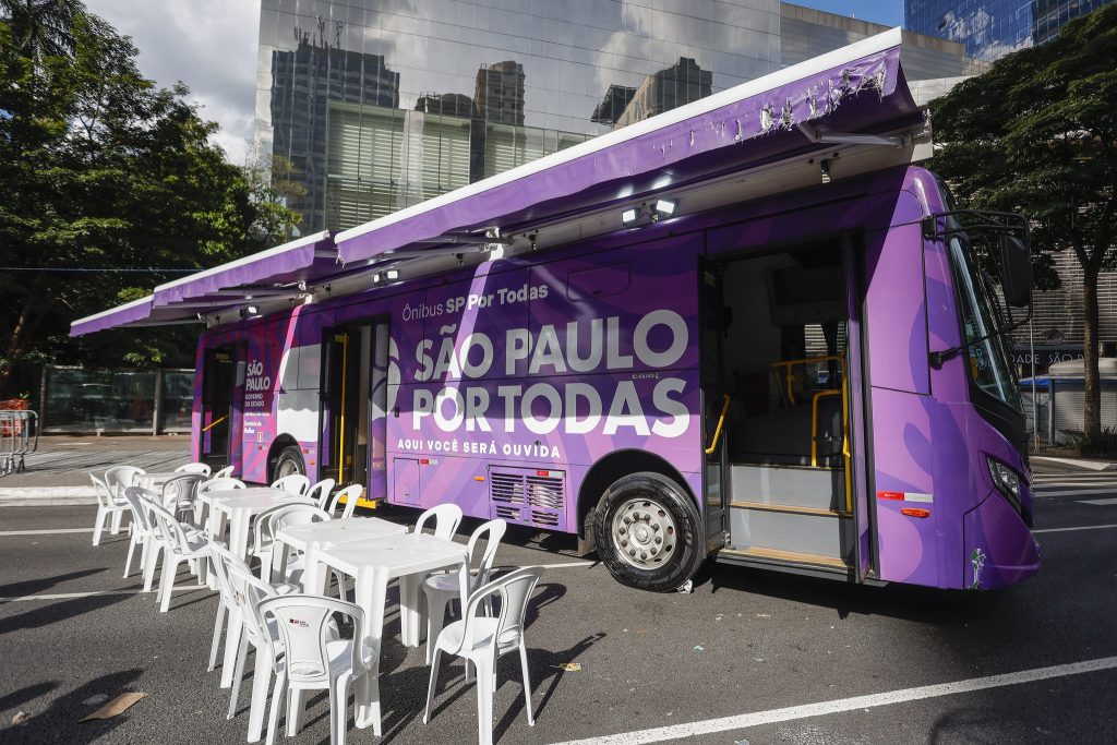 Governo de SP leva Ônibus SP Por Todas e Carreta da Mamografia a Caieiras