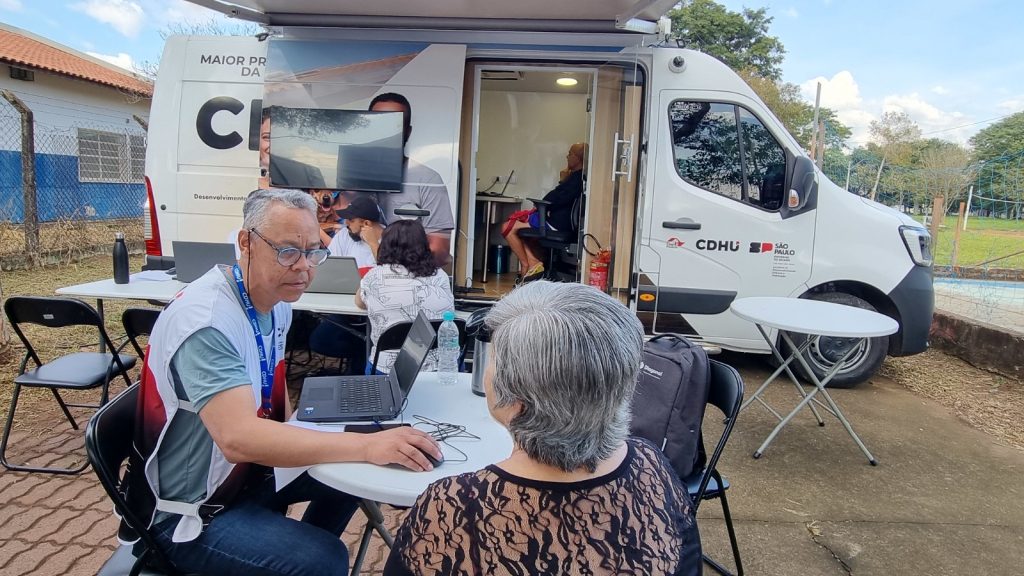 Serviço Móvel da CDHU chega a Itaí com serviços e orientação à população