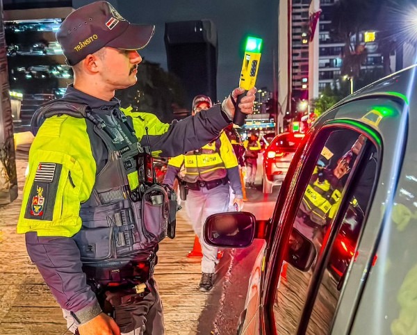 Megablitz da Lei Seca flagra mais de 250 motoristas sob efeito de álcool na capital paulista