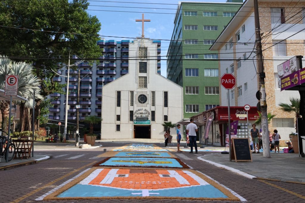 Corpus Christi transforma cidades da Baixada Santista e Vale do Ribeira em cenários de fé e arte