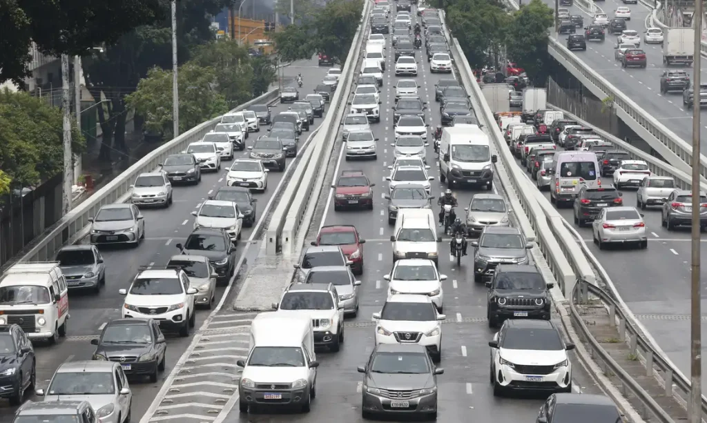 Motoristas do ABC economizam R$ 3,5 milhões com CNH digital gratuita