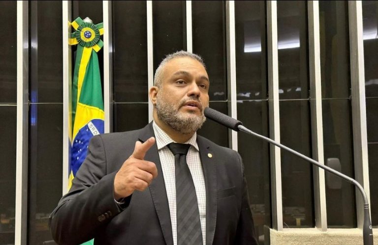 Comissão aprova política de apoio a cuidadores de idosos dependentes