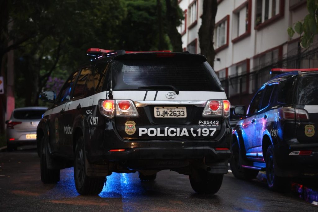 Polícia de SP prende mulher suspeita de maus-tratos a animais na zona norte da capital