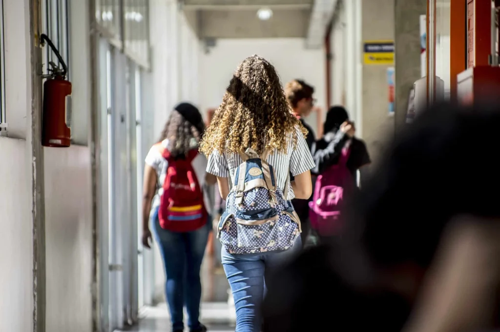 Mais de 54 mil estudantes são convocados para provas de seleção de programa de intercâmbio; confira a lista