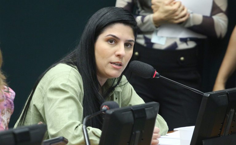 Comissão de Constituição e Justiça aprova proteção a servidor ou militar que denunciar maus-tratos contra criança