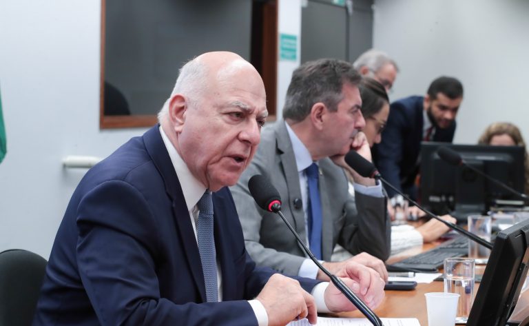 Comissão especial aprova aumento de repasses para municípios e criação de fundos para Sul e Sudeste