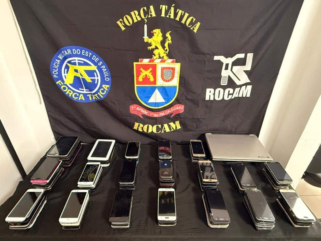 PM apreende mais de 160 celulares sem comprovação de origem em prédio na Santa Ifigênia