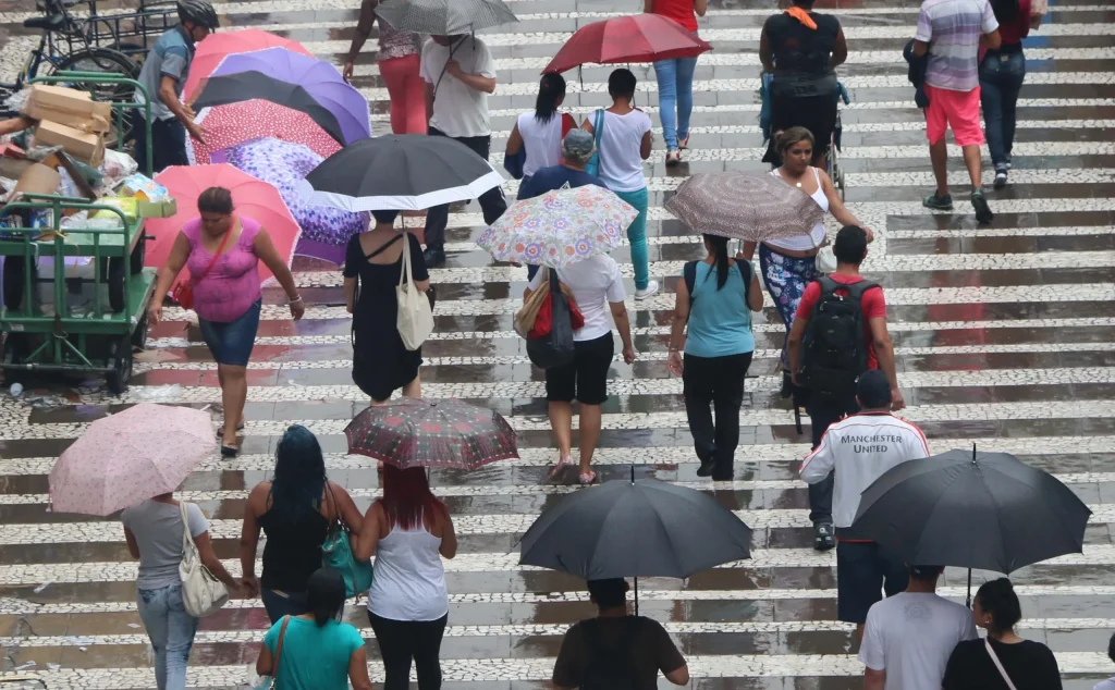 Previsão do tempo para sexta-feira (07), em SP: pancadas de chuva de forte intensidade