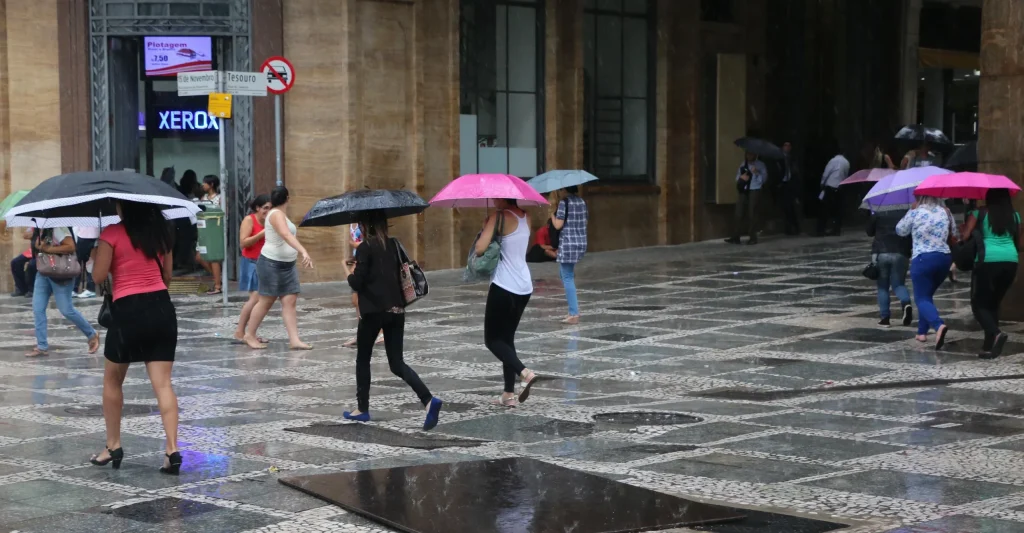 Previsão do tempo para sexta-feira (14), em SP: pancadas de chuvas isoladas