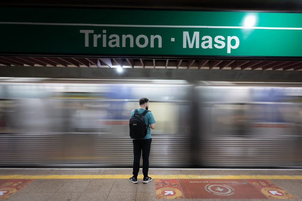 Veja onde guardar e como transportar bicicletas no metrô e trem de SP
