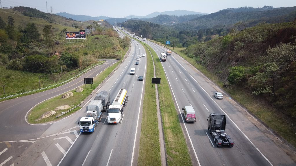 Governo de SP amplia uso de inteligência artificial em rodovias concedidas para reforçar segurança viária